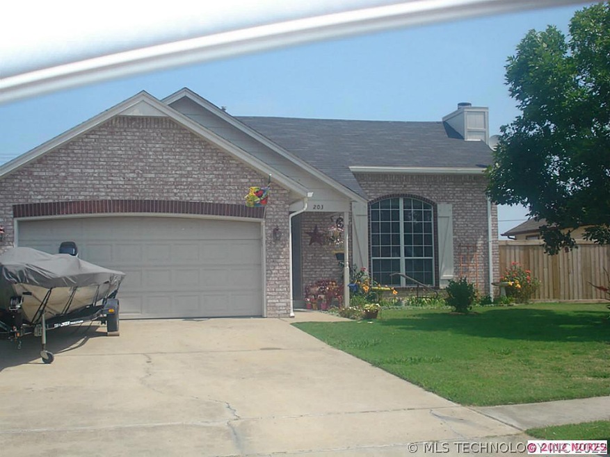 PRETTY HOME ON A GREEN BELT LOT 100% RD FINANCING