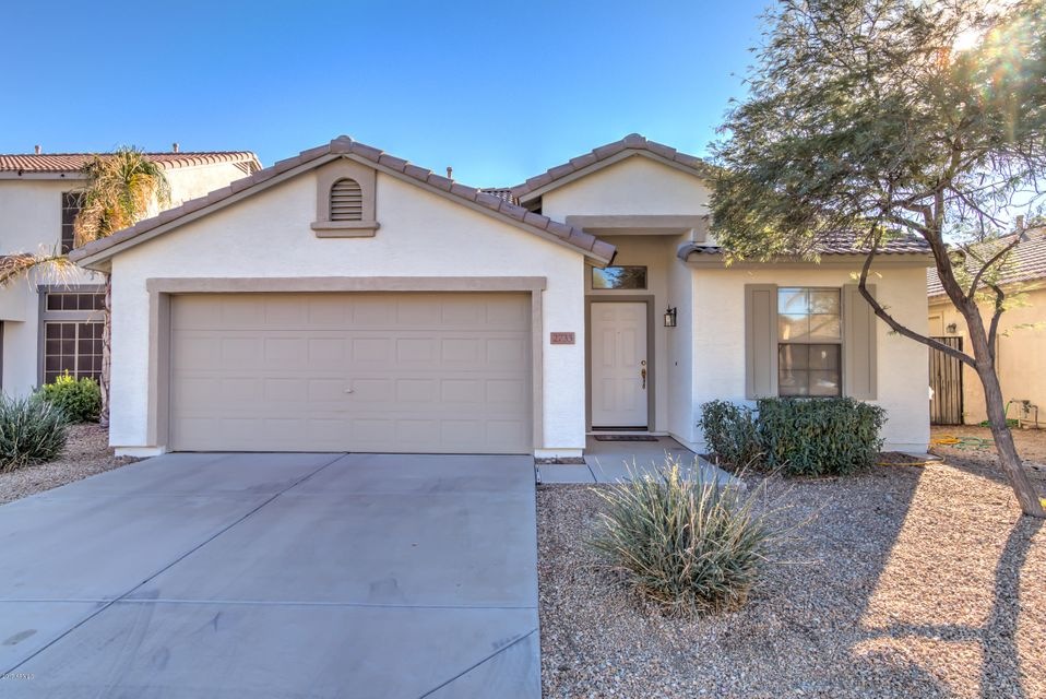 Great Curb Appeal!