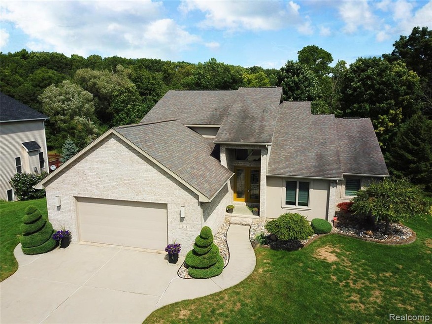 2112 Walnut Creek Dr unit 25, Flint, MI 48532 - photo 1