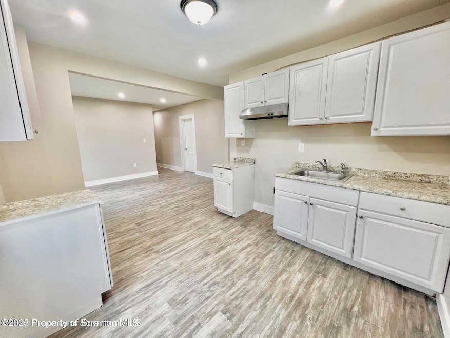 921 Hamm Ct, Scranton, PA 18505 - photo 1