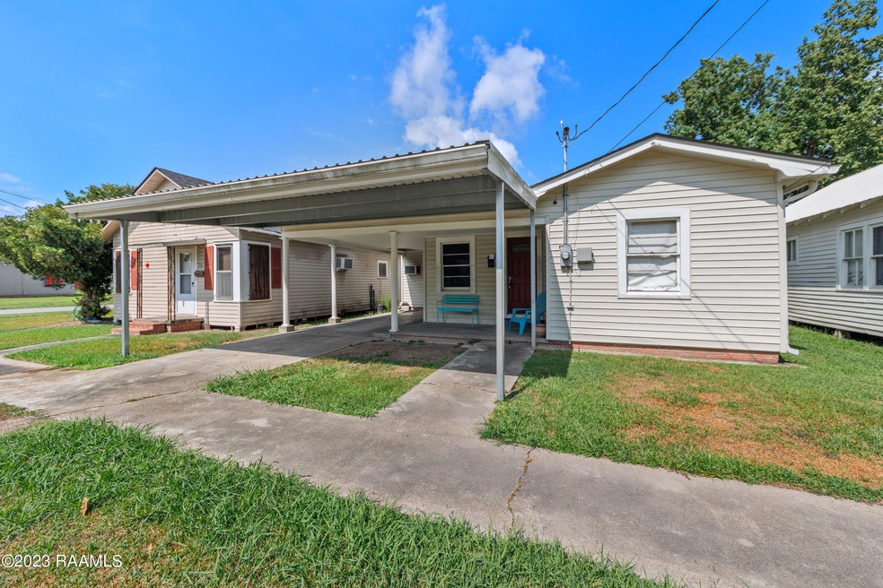 702 N Boudreaux