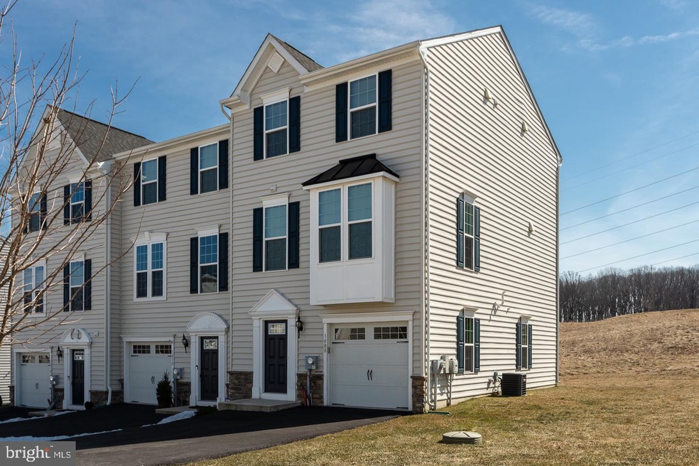 1808 Honeysuckle Ct, Downingtown, PA 19335 - photo 1