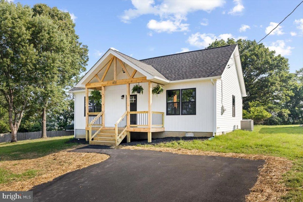 831 W 16th St, Front Royal, VA 22630 - photo 1