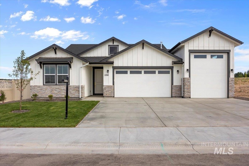 Pending $559,900 • Co-Listing Agent