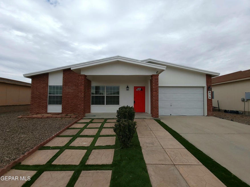 636 Desierto Bonito St, Horizon City, TX 79928 - photo 1