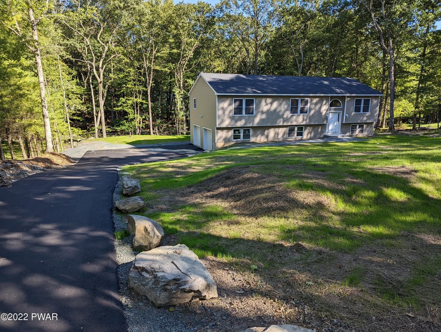 152 Bayberry Dr, Milford, PA 18337 - photo 1