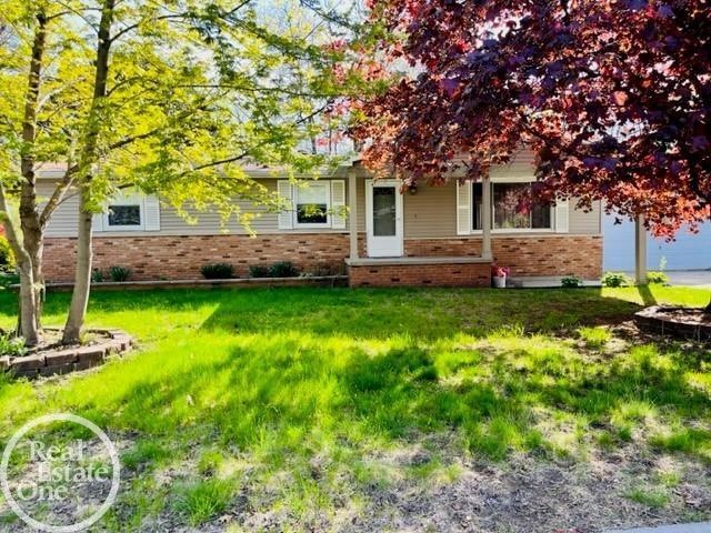 2934 15th Ave, Port Huron, MI 48060 - photo 1