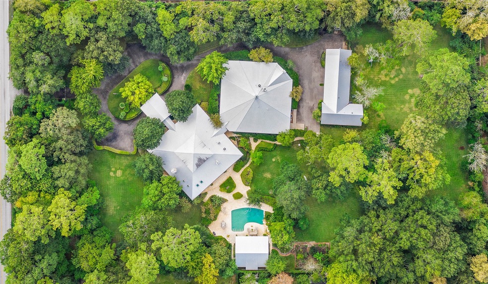 2210 S Piney Point Rd, Houston, TX 77063 - photo 1