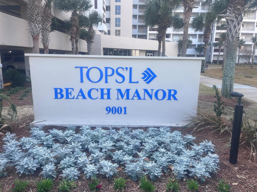 Tops'l Beach Manor