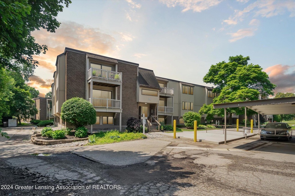 01-523-Bainbridge-Dr-#40-East-Lansing-MI