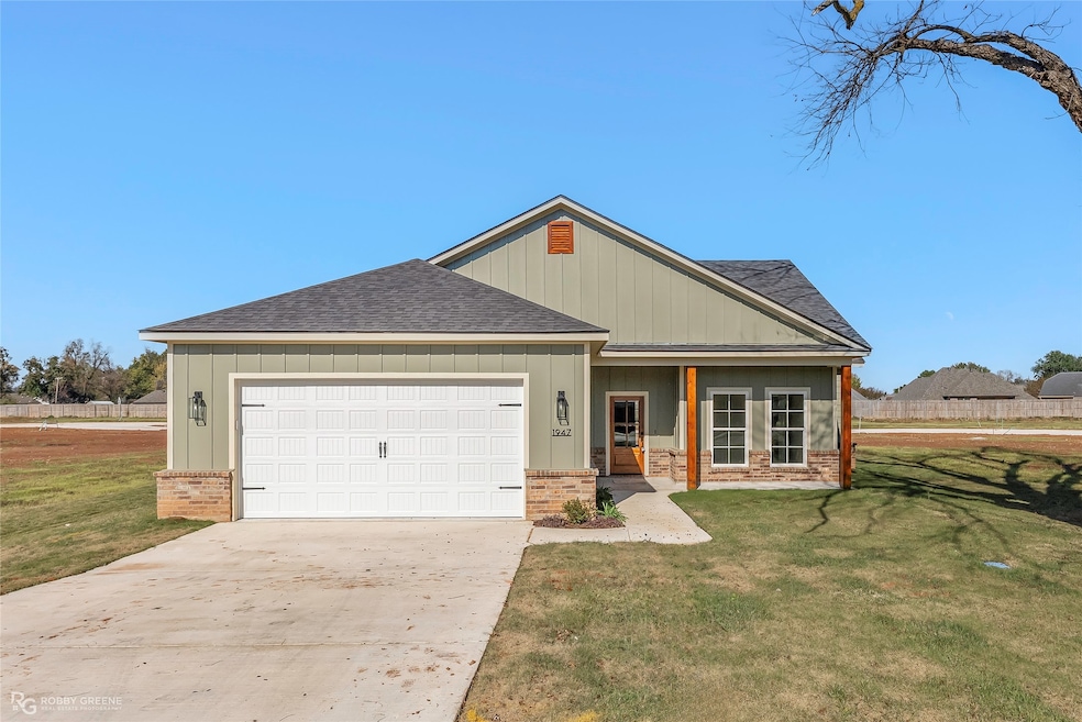 1947 Rossie Lee Dr, Bossier City, LA 71112 - photo 1