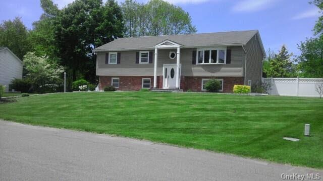 87 Derick Dr, Fishkill, NY 12524 - photo 1
