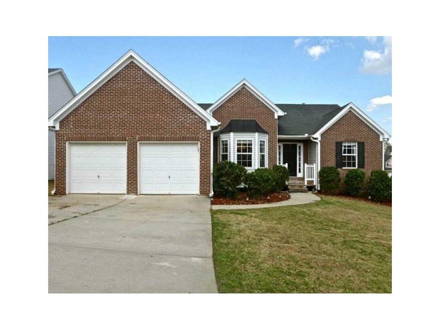 3955 Crescent Walk Ln, Suwanee, GA 30024 - photo 1