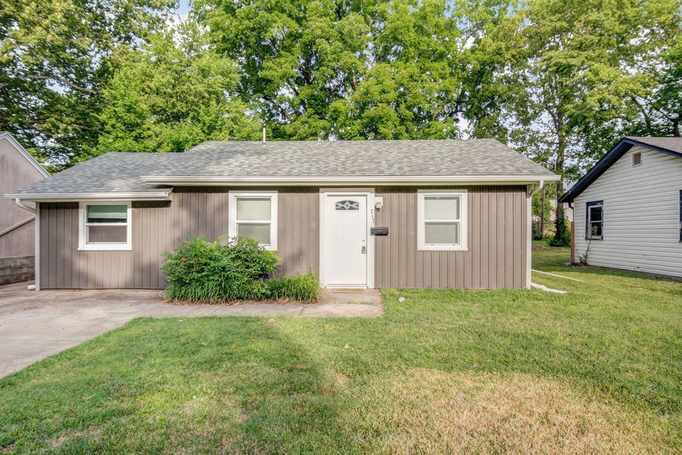 717 S McCann Ave-2