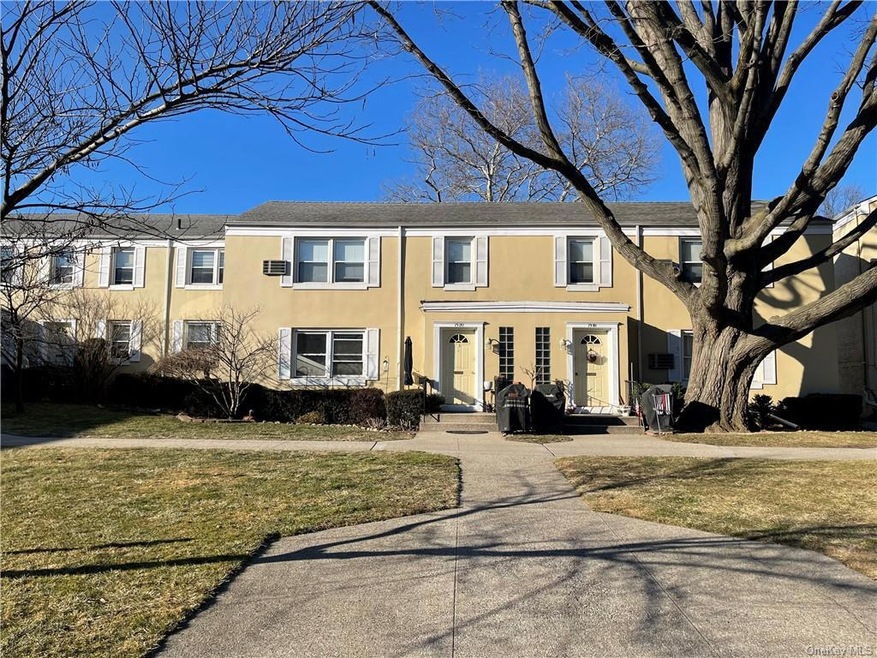 71-20 Little Neck Pkwy unit 142A, Glen Oaks, NY 11004 - photo 1