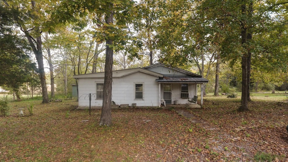369 Sulphur Springs Rd, Shelbyville, TN 37160 - photo 1