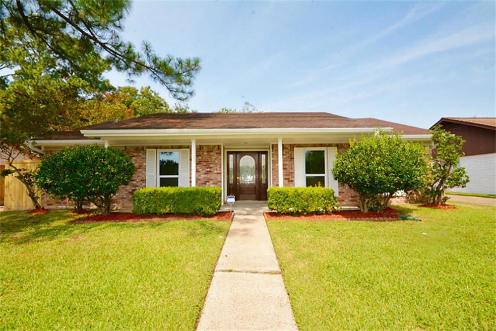 5622 Bent Bough Ln, Houston, TX 77088 - photo 1