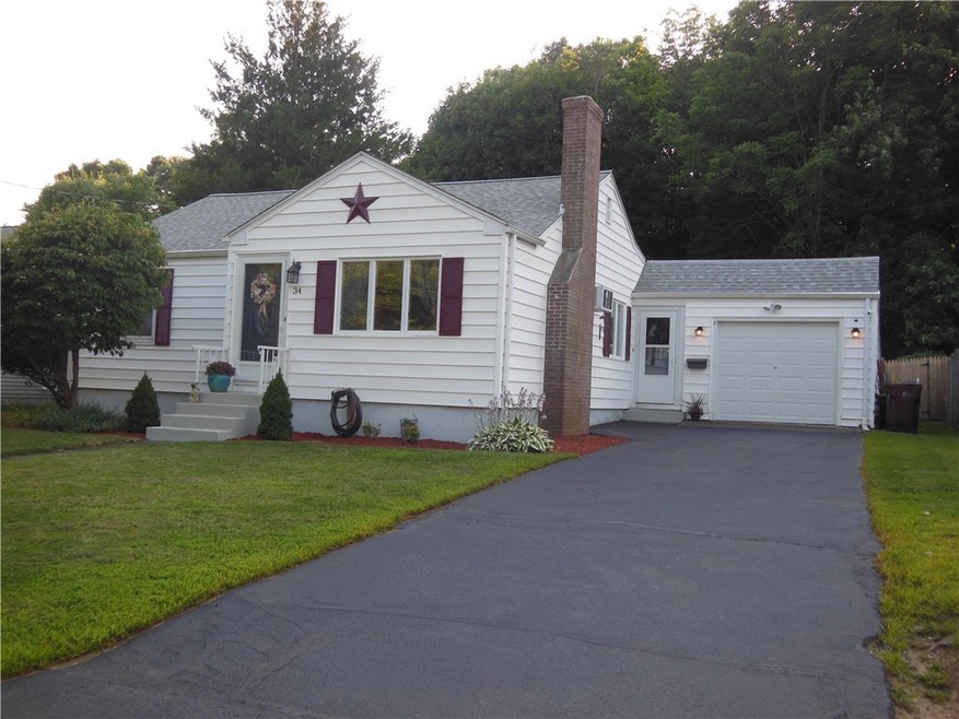 34 Macarthur Rd, Woonsocket, RI 02895 - photo 1