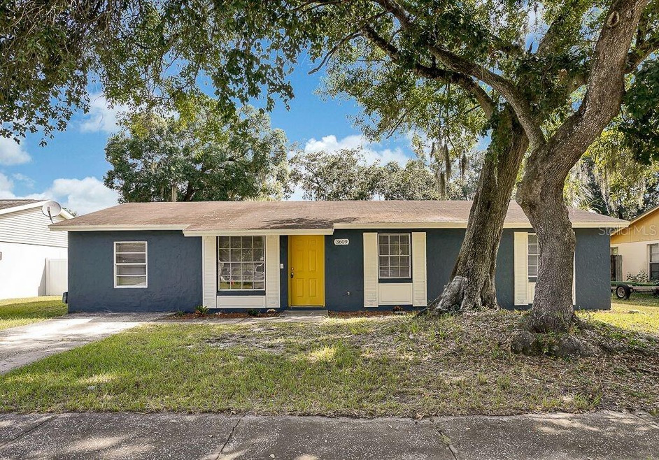 3609 Wisperbreath Ln, Tampa, FL 33619 - photo 1