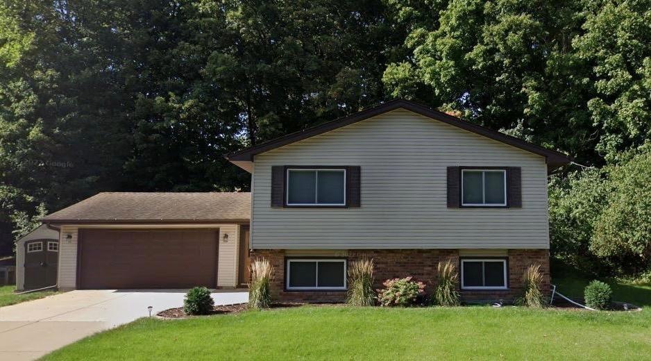 12149 Robin Rd, Maple Grove, MN 55369 - photo 1