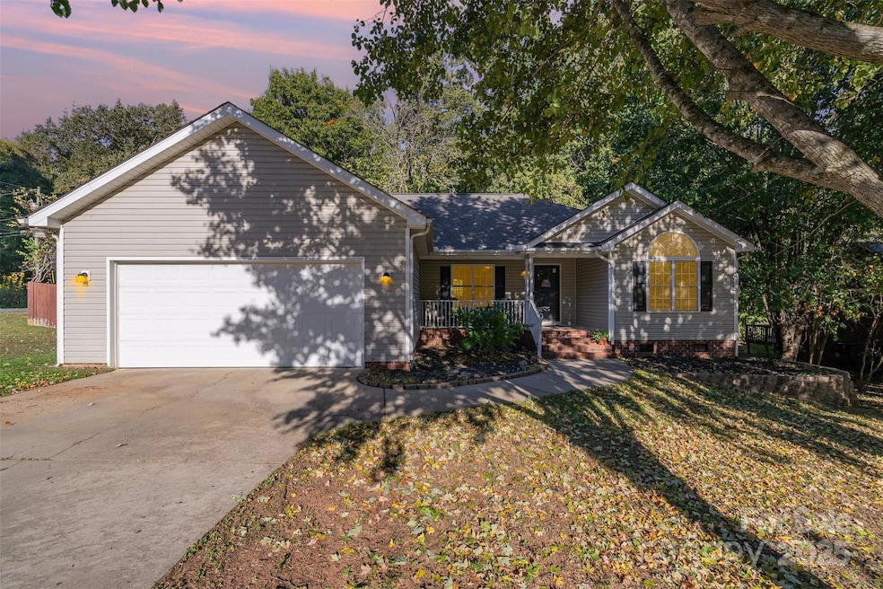 605 Beavers Cove Ln NW, Concord, NC 28027 - photo 1