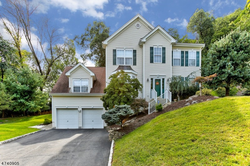 112 Ravine Rd, Green Brook, NJ 08812 - photo 1