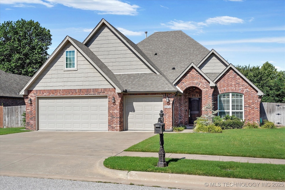 6904 S Chestnut Ave, Broken Arrow, OK 74011 - photo 1