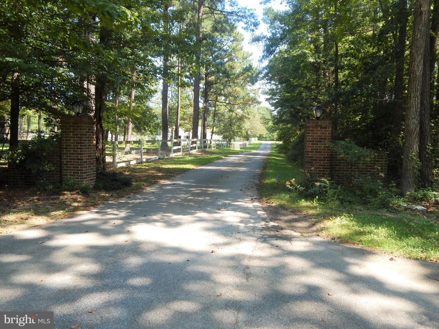 31263 Point Lookout Rd, Mechanicsville, MD 20659 - photo 1