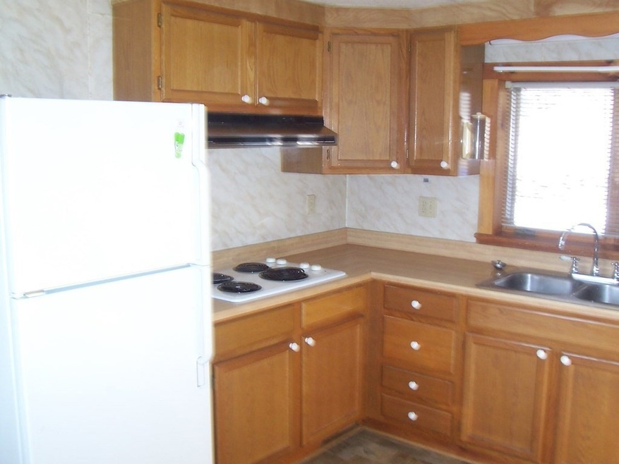 206 W Main St unit 2, Orange, MA 01364 - photo 1