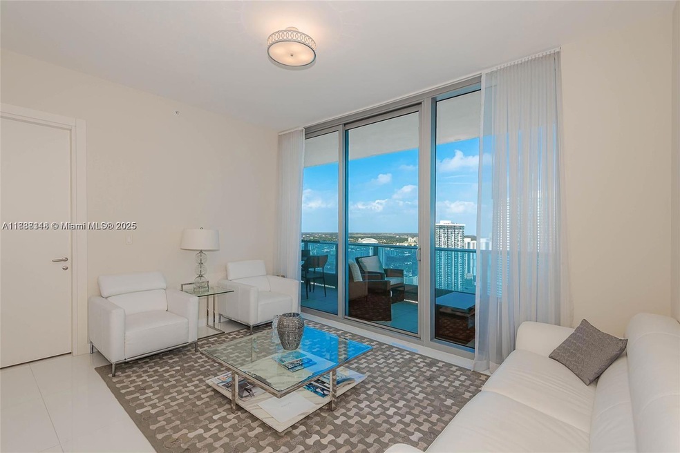 200 Biscayne Boulevard Way unit 5109, Miami, FL 33131 - photo 1
