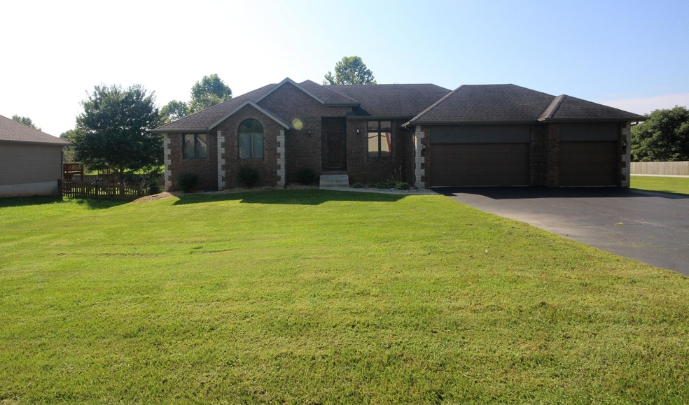 2048 N Preakness Dr, Nixa, MO 65714 - photo 1