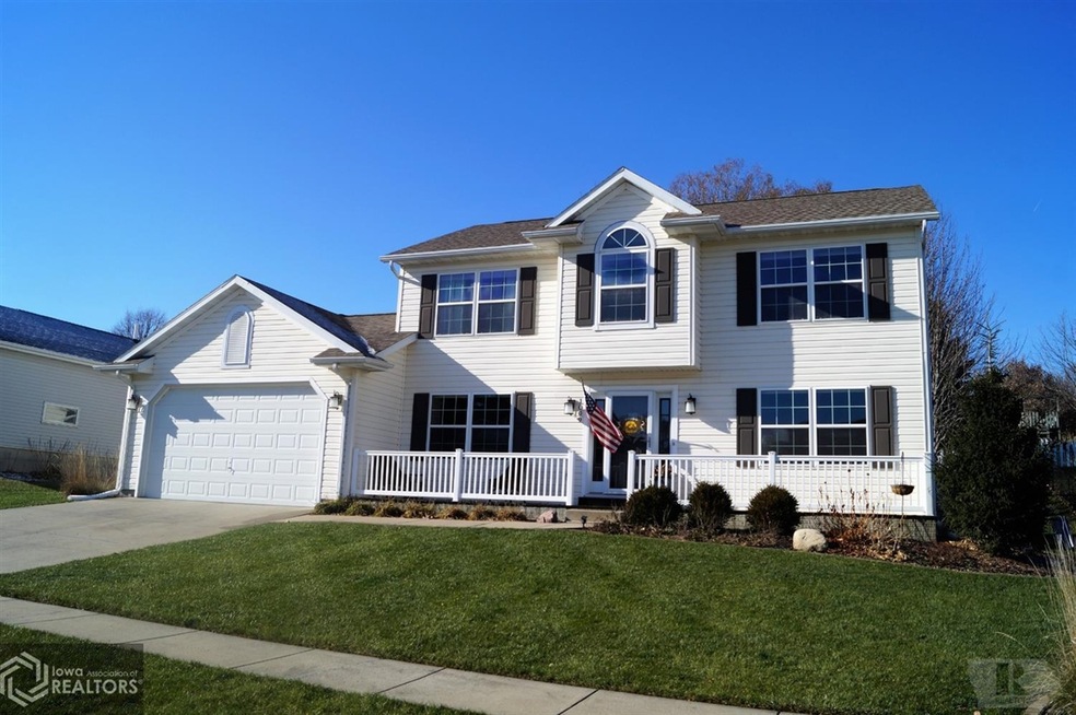 1009 E 18th St S, Newton, IA 50208 - photo 1