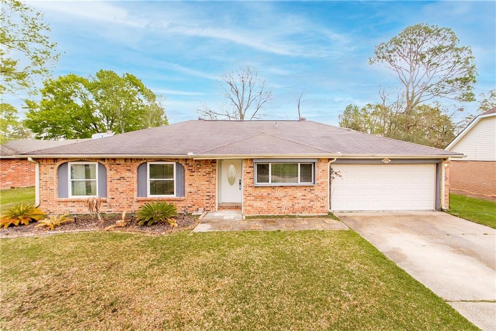 404 Driftwood Cir, Slidell, LA 70458 - photo 1