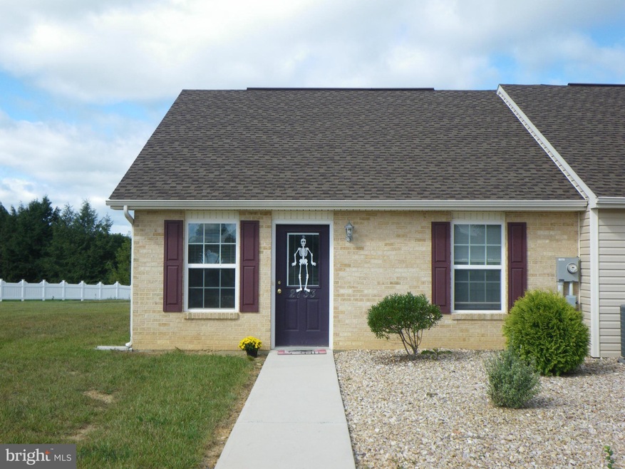 2733 Roosevelt Dr, Chambersburg, PA 17201 - photo 1