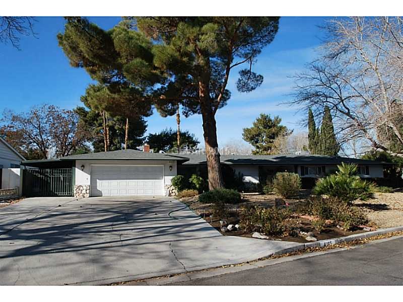 4165 E Pinecrest Cir, Las Vegas, NV 89121 - photo 1
