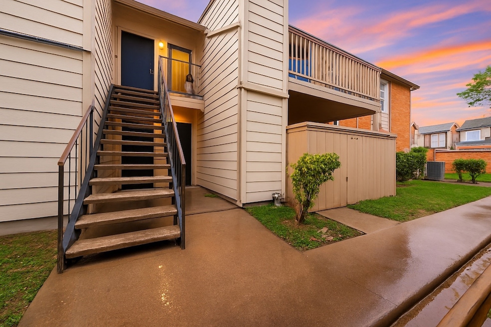 6001 Reims Rd unit 908, Houston, TX 77036 - photo 1