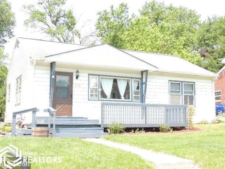 106 N 16th St, Marshalltown, IA 50158 - photo 1