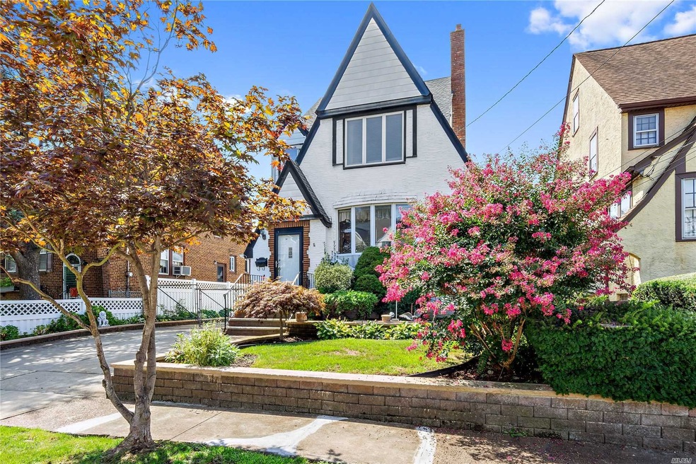 62 Orleans Rd, Valley Stream, NY 11581 - photo 1