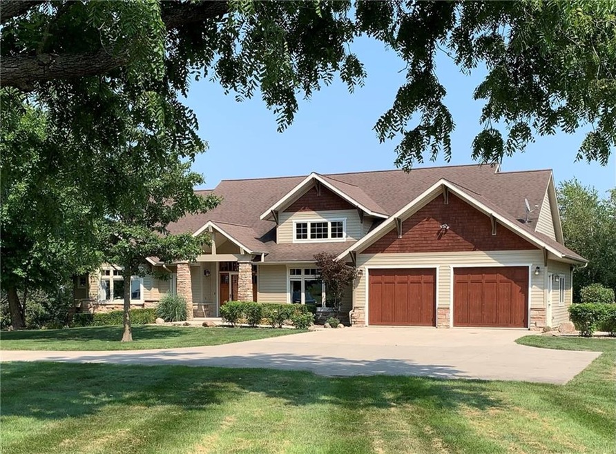 3218 E 68th St S, Newton, IA 50208 - photo 1