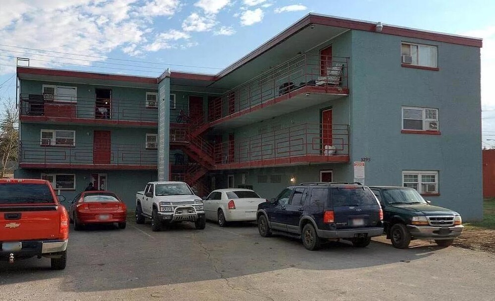 3295 Sullivant Ave, Columbus, OH 43204 - photo 1