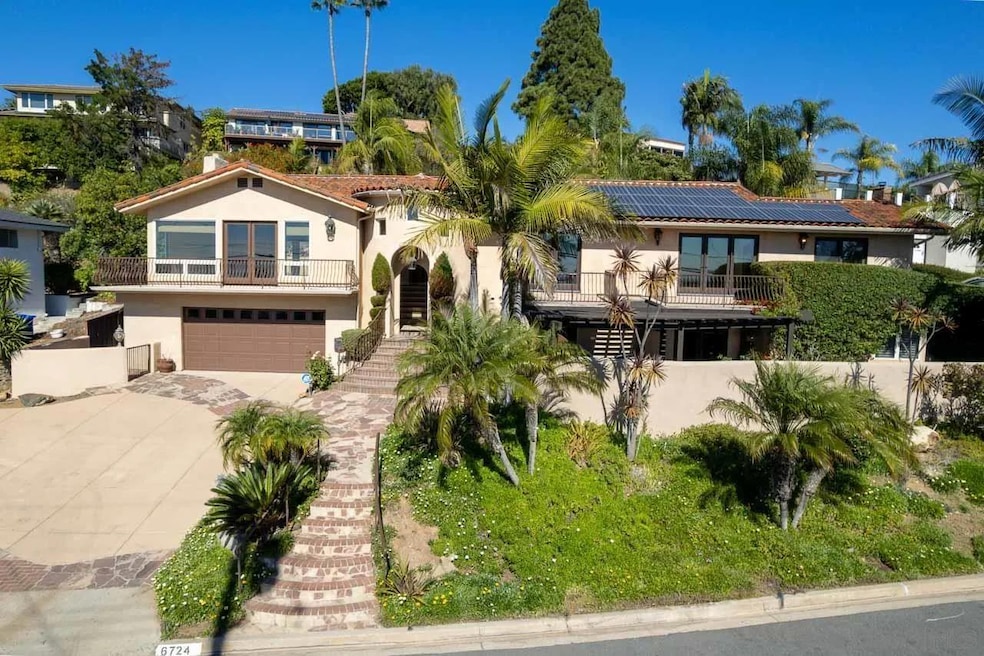 For Sale $2,695,000 • Co-Listing Agent