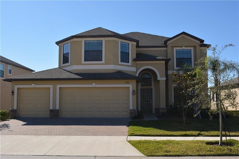 Magnificent 5BR/3BA 3 Garage waterfront home 