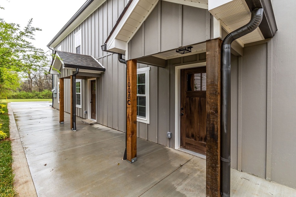 1008 S Beckett St unit C, Columbia, TN 38401 - photo 1