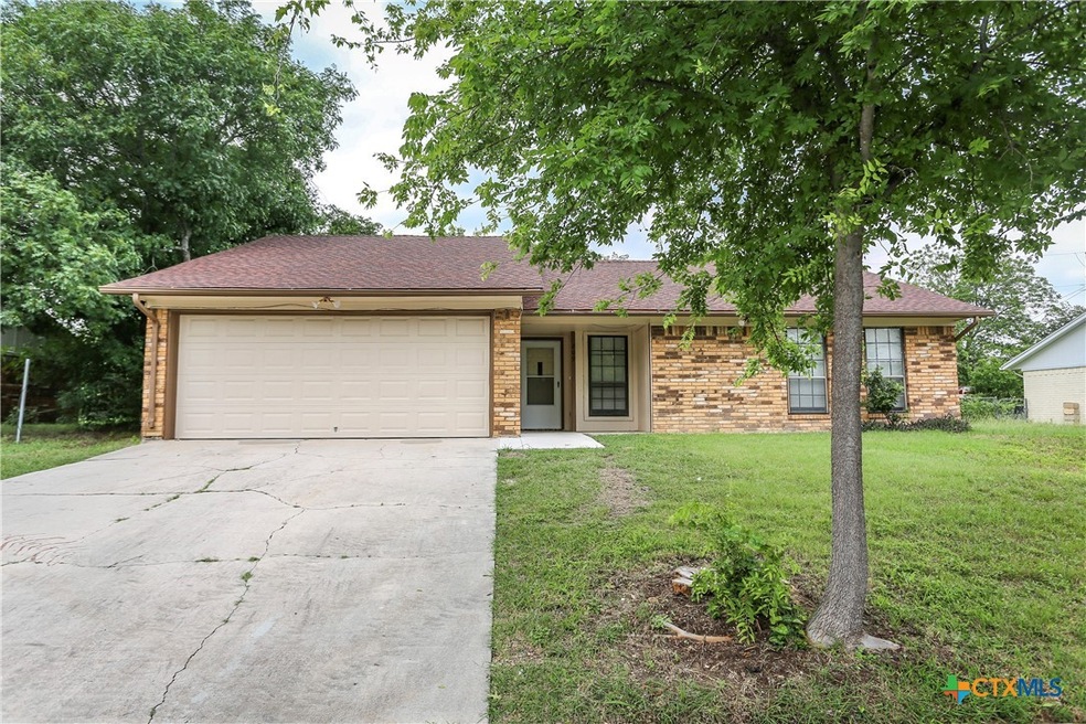 209 E Hogan Dr, Copperas Cove, TX 76522 - photo 1