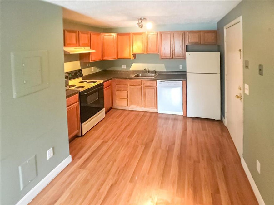 535 Calef Rd, Manchester, NH 03103 - photo 1