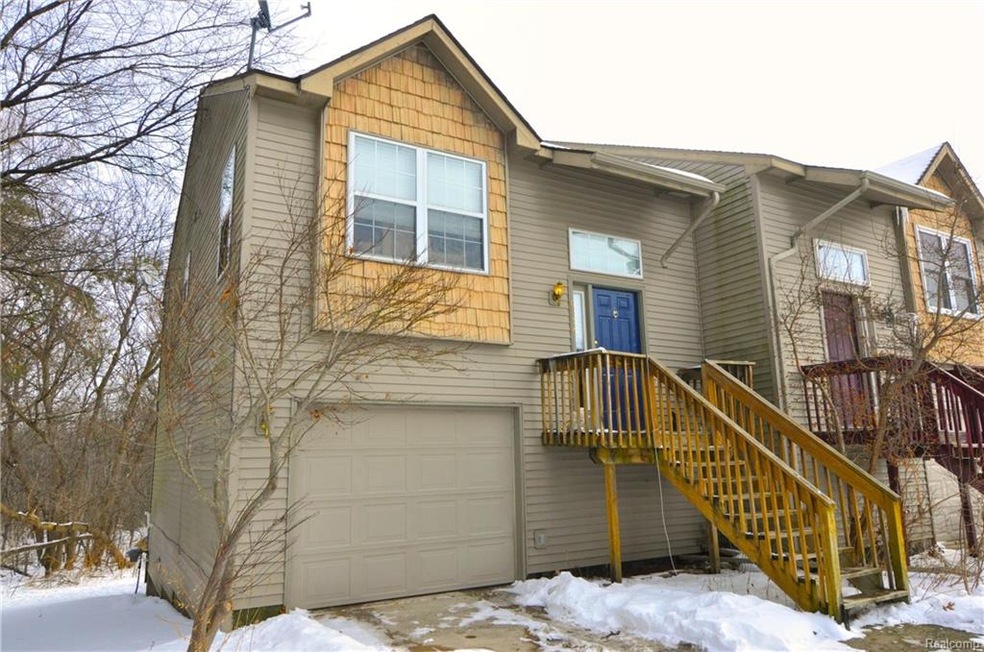 6858 Palos Verdes Ln unit 14, Waterford, MI 48327 - photo 1