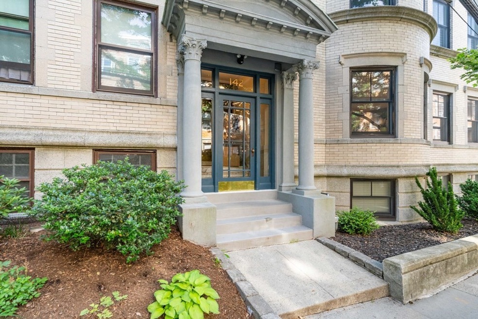 142 Fuller St unit 2, Brookline, MA 02446 - photo 1
