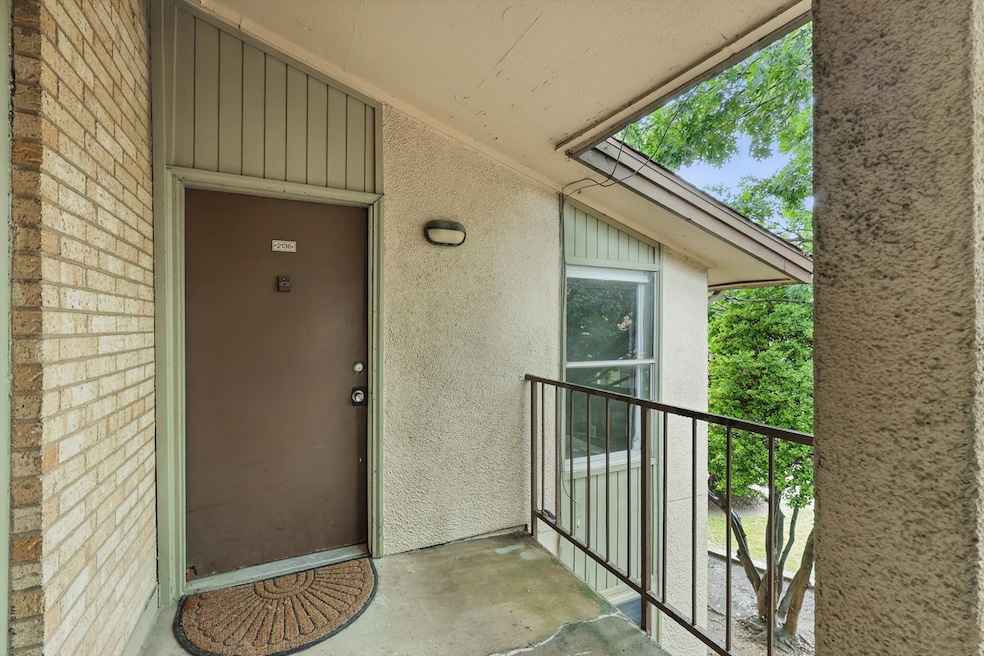 12824 Midway Rd unit 2136, Dallas, TX 75244 - photo 1