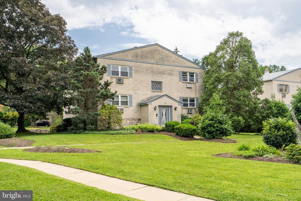 354 S Swarthmore Ave unit A2, Swarthmore, PA 19081 - photo 1