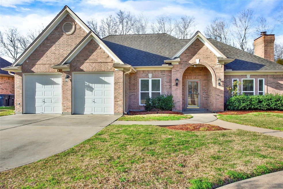 2310 Troon Dr, Alvin, TX 77511 - photo 1